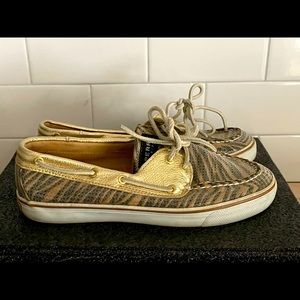 Sperry sequin/leather deck shoes size 7.5. Laces.